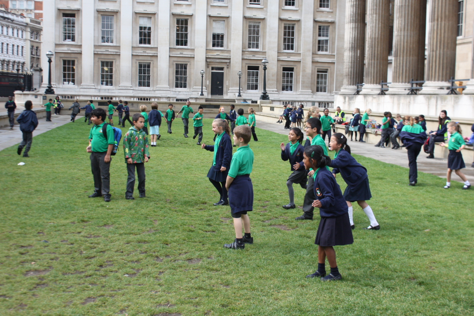 Children on field trip at British Museum 